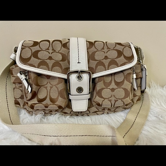 COACH Crossbody🌸 - Picture 2 of 16